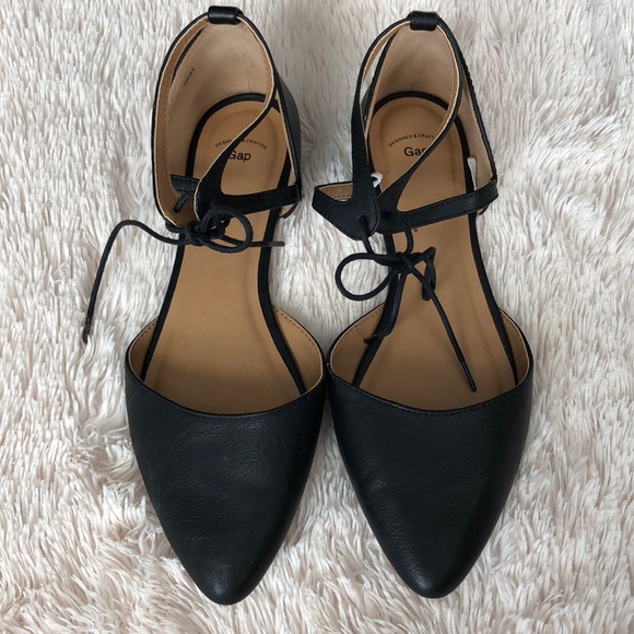 GAP Shoes - Gap pointed toe tie flats